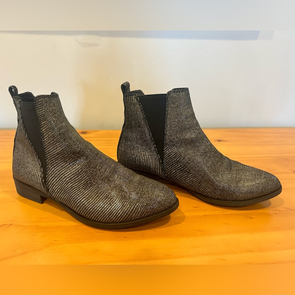 Eric Michael Black and Silver Lizard Skin Leather Booties with Elastic